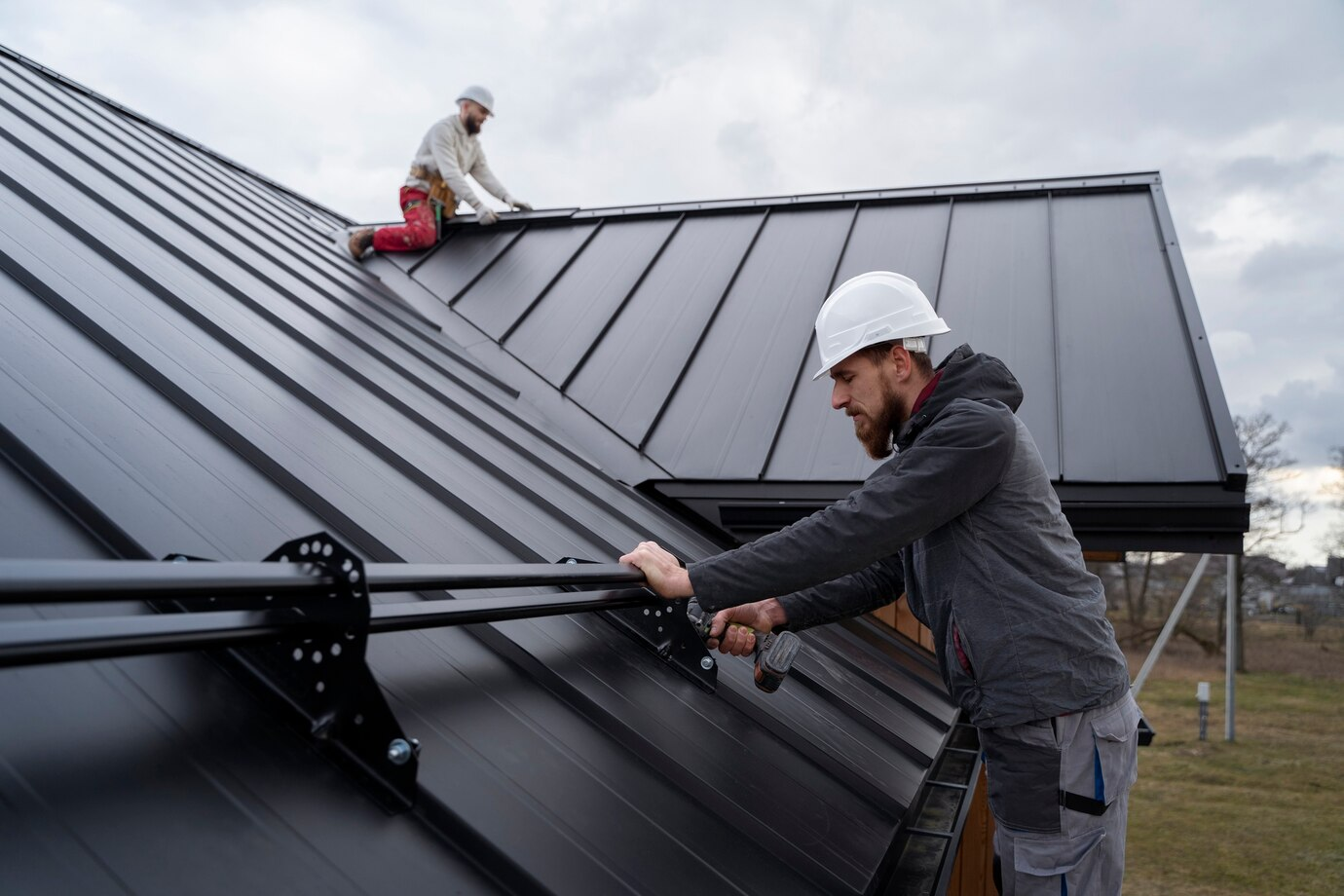 The Key to a Durable Home: Choosing the Right Roofing Contractor and Materials