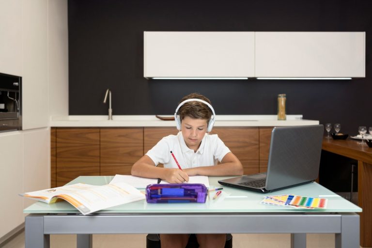 The Rise of Homeschooling in Florida: Trends, Challenges, and Opportunities in Alternative Education