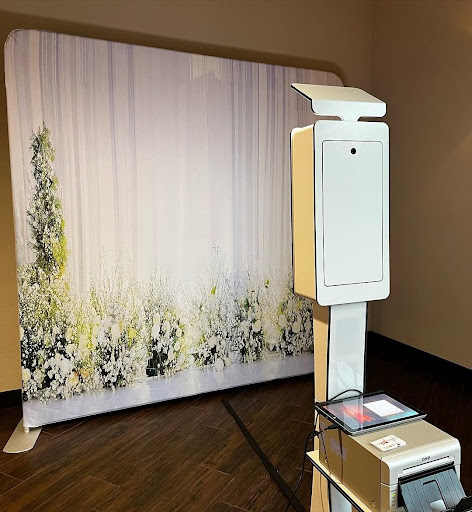 Creating Continuous Entertainment That Guests Actually Enjoy With Photo Booth Rental San Antonio 